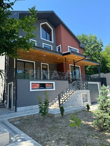 Продаётся 10-комн. дом/дача 450 м², photo 1 from 31