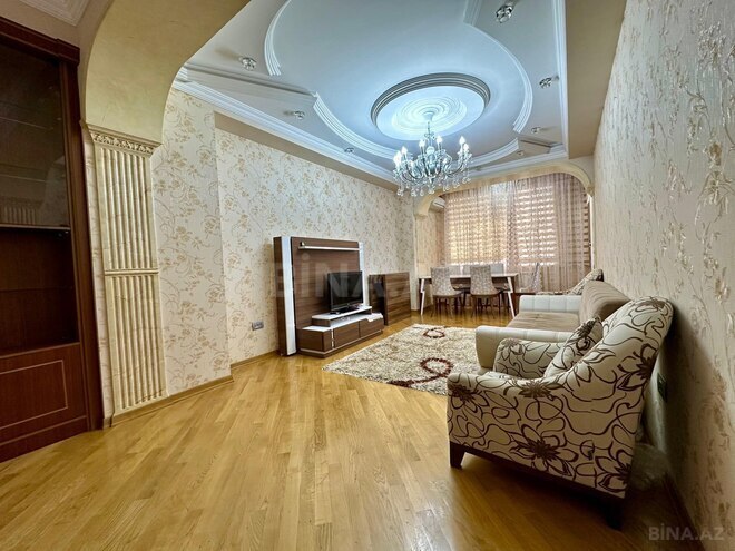 Сдаётся 3-комн. новостройка 140 м², м. Нефтчиляр, photo 1 from 20