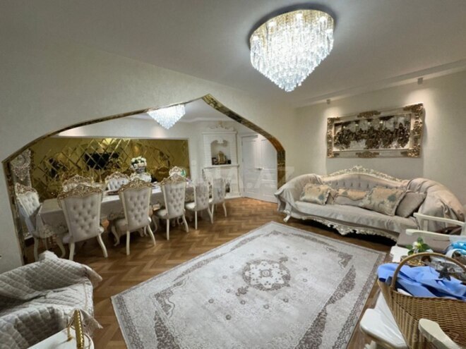 Satılır 3 otaqlı köhnə tikili 110 m², Xalqlar Dostluğu m., photo 3 from 17