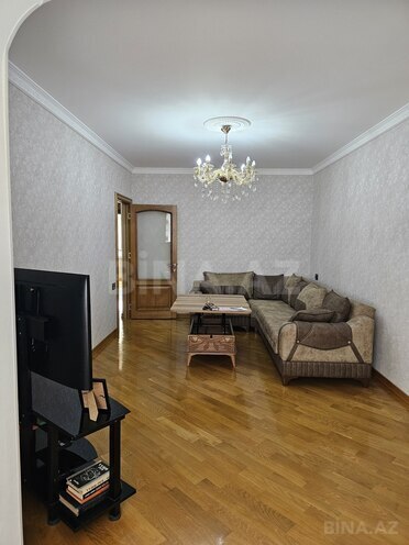Продаётся 3-комн. вторичка 75 м², м. Кара Караев, photo 3 from 20