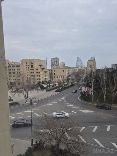 Продаётся 3-комн. вторичка 85 м², м. Элмляр Академиясы, photo 17 from 28
