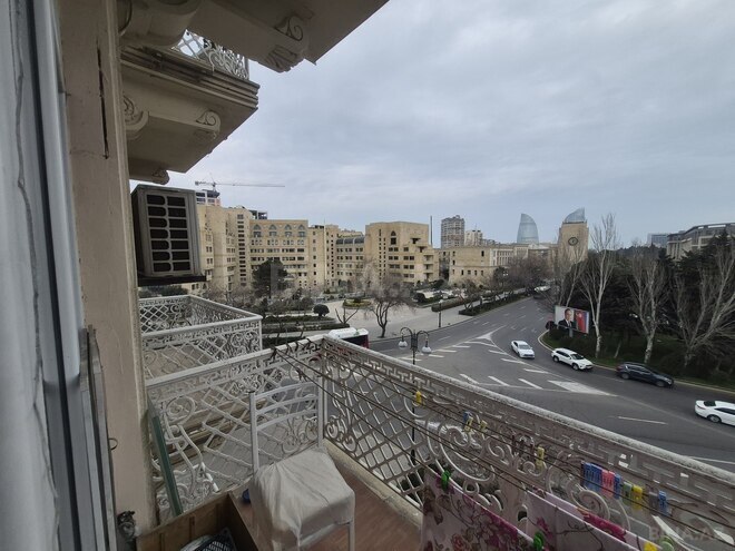 Продаётся 3-комн. вторичка 85 м², м. Элмляр Академиясы, photo 23 from 28