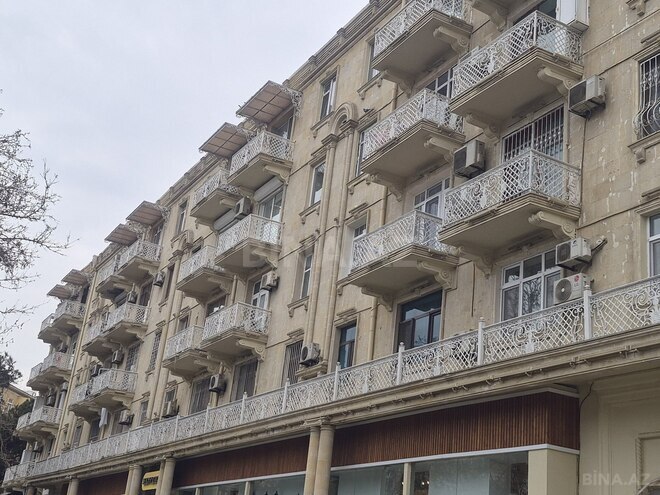 Продаётся 3-комн. вторичка 85 м², м. Элмляр Академиясы, photo 1 from 28