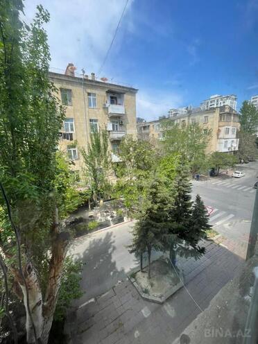 Satılır 2 otaqlı köhnə tikili 65 m², Elmlər Akademiyası m., photo 4 from 16