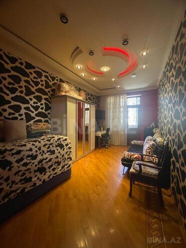 Продаётся 4-комн. новостройка 180 м², м. Кара Караев, photo 13 from 18