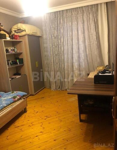 Продаётся 3-комн. вторичка 80 м², м. Ази Асланов, photo 1 from 12