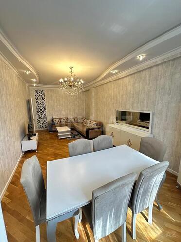 Сдаётся 3-комн. новостройка 100 м², м. Низами, photo 1 from 17