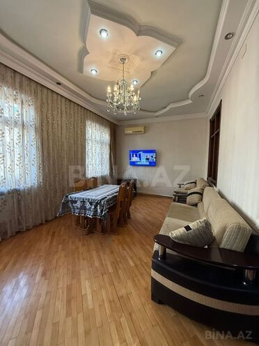 Satılır 4 otaqlı köhnə tikili 110 m², Gənclik m., photo 1 from 8