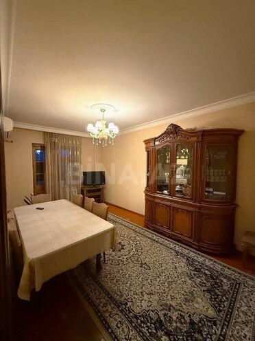 Satılır 4 otaqlı köhnə tikili 110 m², Azadlıq Prospekti m., photo 1 from 11