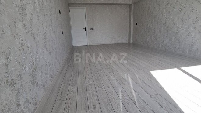 Продаётся 3-комн. вторичка 70 м², м. Иншаатчылар, photo 3 from 13