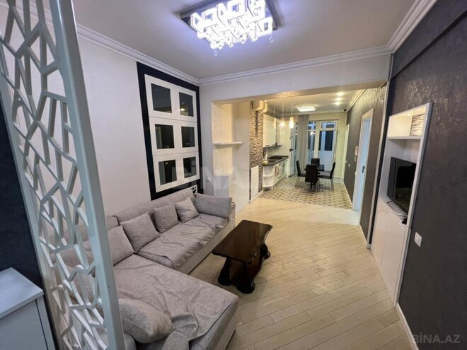 Сдаётся 3-комн. новостройка 80 м², м. 8 ноября, photo 1 from 9