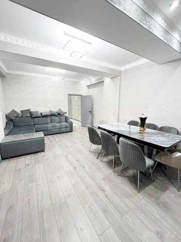 Продаётся 3-комн. новостройка 135 м², м. Кара Караев, photo 1 from 16