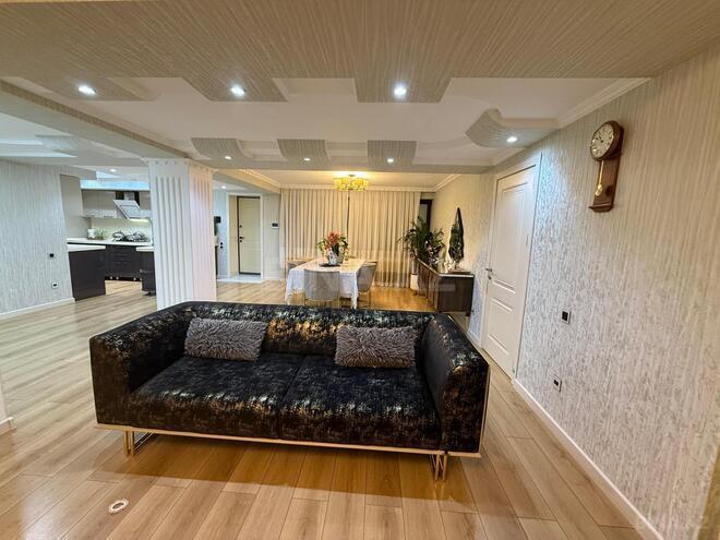 Satılır 8 otaqlı həyət evi/bağ evi 600 m², Xalqlar Dostluğu m., photo 24 from 32