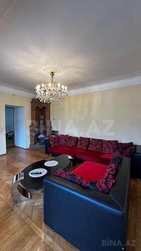 Satılır 4 otaqlı köhnə tikili 125 m², Nəsimi r., photo 1 from 29