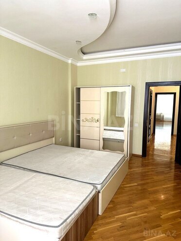 Сдаётся 3-комн. новостройка 135 м², м. Нефтчиляр, photo 4 from 12