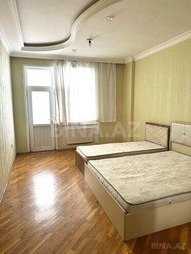 Сдаётся 3-комн. новостройка 135 м², м. Нефтчиляр, photo 5 from 12