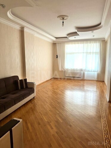 Сдаётся 3-комн. новостройка 135 м², м. Нефтчиляр, photo 3 from 12