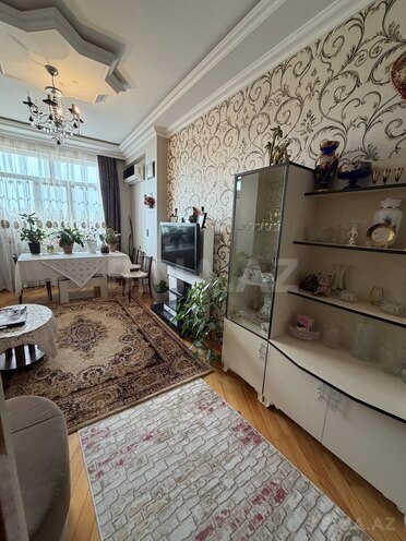 Satılır 2 otaqlı köhnə tikili 55 m², Memar Əcəmi m., photo 3 from 16