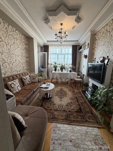Satılır 2 otaqlı köhnə tikili 55 m², Memar Əcəmi m., photo 1 from 16