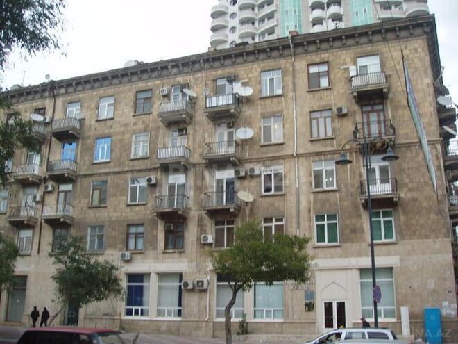 İcarəyə verilir 2 otaqlı köhnə tikili 70 m², 28 May m., photo 1 from 14