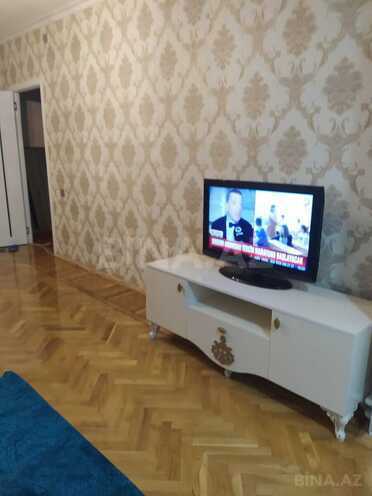 İcarəyə verilir 2 otaqlı köhnə tikili 65 m², Qara Qarayev m., photo 1 from 10