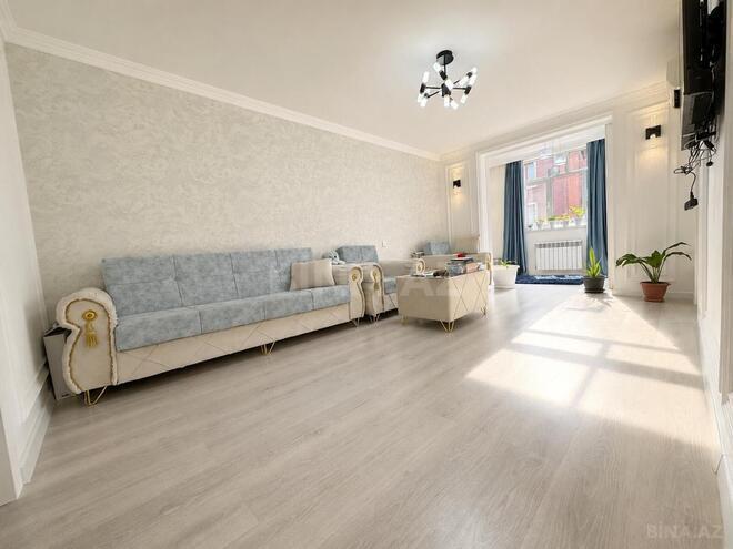 Satılır 2 otaqlı köhnə tikili 45 m², Bakmil m., photo 1 from 11