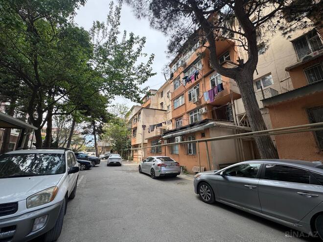 Satılır 2 otaqlı köhnə tikili 45 m², Bakmil m., photo 10 from 11