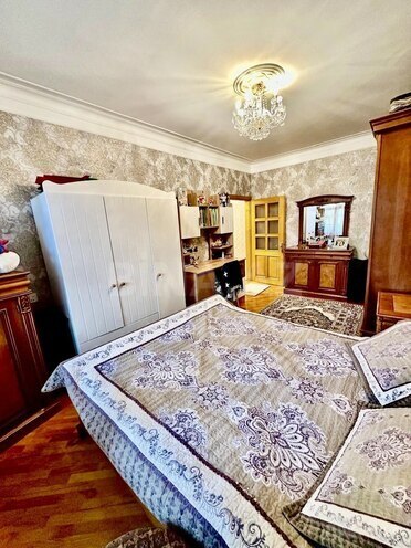 Satılır 5 otaqlı köhnə tikili 140 m², Qara Qarayev m., photo 10 from 26