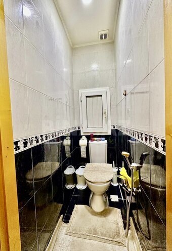Satılır 5 otaqlı köhnə tikili 140 m², Qara Qarayev m., photo 24 from 26