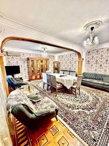Satılır 5 otaqlı köhnə tikili 140 m², Qara Qarayev m., photo 4 from 26