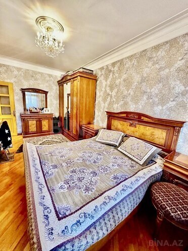Satılır 5 otaqlı köhnə tikili 140 m², Qara Qarayev m., photo 11 from 26