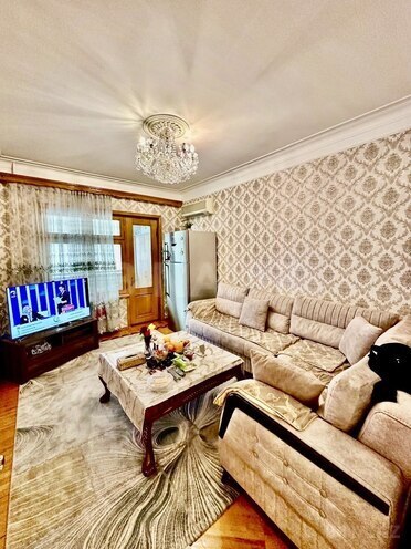 Satılır 5 otaqlı köhnə tikili 140 m², Qara Qarayev m., photo 12 from 26