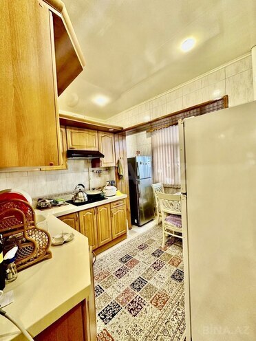 Satılır 5 otaqlı köhnə tikili 140 m², Qara Qarayev m., photo 14 from 26
