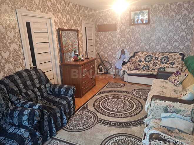 Satılır 2 otaqlı köhnə tikili 50 m², İnşaatçılar m., photo 1 from 9