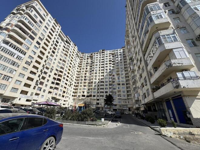 Сдаётся 3-комн. новостройка 81 м², м. Ази Асланов, photo 1 from 13