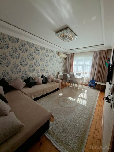 Продаётся 2-комн. вторичка 70 м², м. Иншаатчылар, photo 1 from 12