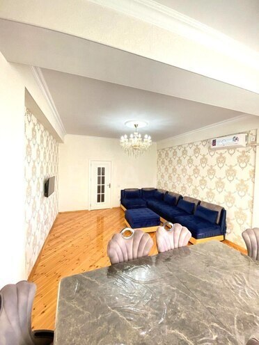 Сдаётся 3-комн. новостройка 110 м², м. Кара Караев, photo 3 from 19