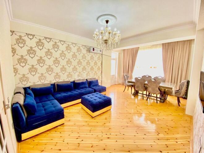 Сдаётся 3-комн. новостройка 115 м², м. Кара Караев, photo 1 from 18