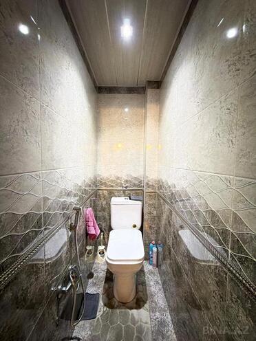 Satılır 2 otaqlı köhnə tikili 65 m², Bakıxanov q., photo 10 from 11