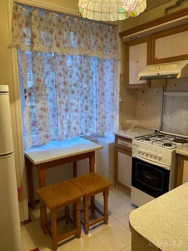 Satılır 1 otaqlı köhnə tikili 35 m², Elmlər Akademiyası m., photo 13 from 17