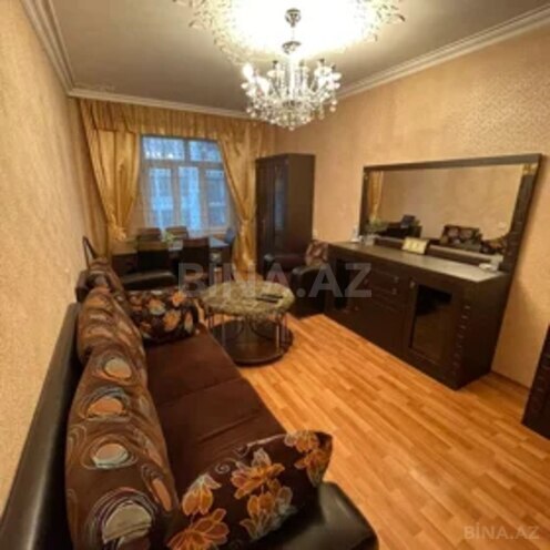 Satılır 3 otaqlı köhnə tikili 80 m², Sahil m., photo 1 from 22