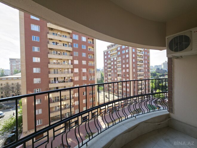 Сдаётся 3-комн. новостройка 160 м², м. Низами, photo 19 from 21