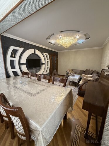 Продаётся 4-комн. вторичка 100 м², photo 1 from 26