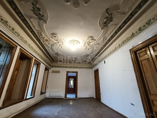 Сдаётся 10-комн. вторичка 414 м², м. Низами, photo 1 from 25