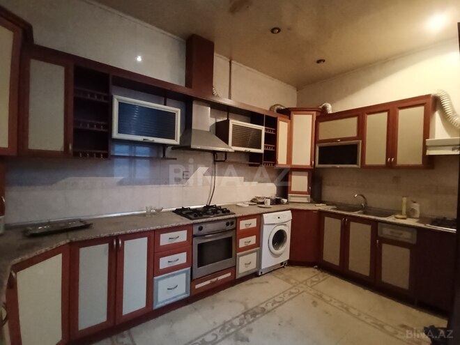 Сдаётся 10-комн. вторичка 414 м², м. Низами, photo 20 from 25