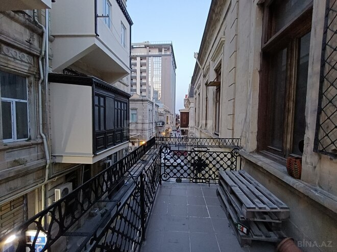 Сдаётся 10-комн. вторичка 414 м², м. Низами, photo 15 from 25