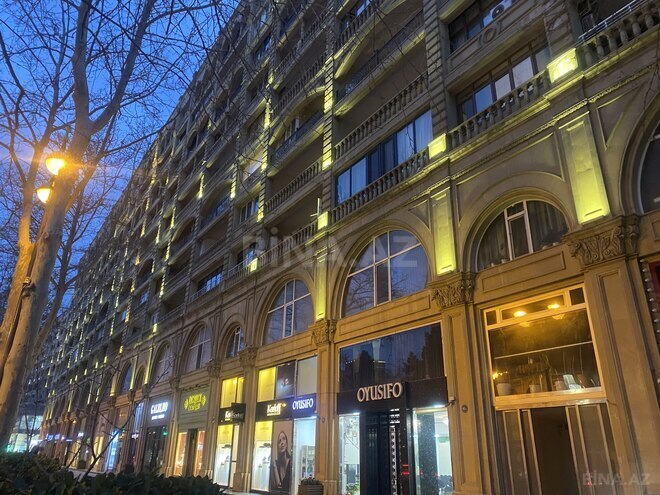 Satılır 2 otaqlı köhnə tikili 47 m², 28 May m., photo 1 from 11