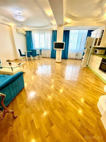Сдаётся 2-комн. новостройка 80 м², м. 8 ноября, photo 3 from 7