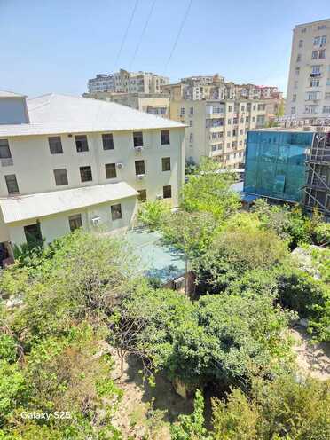 Satılır 2 otaqlı köhnə tikili 60 m², Yasamal r., photo 12 from 13