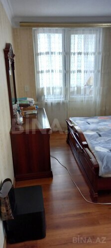 Satılır 1 otaqlı köhnə tikili 45 m², İnşaatçılar m., photo 1 from 12